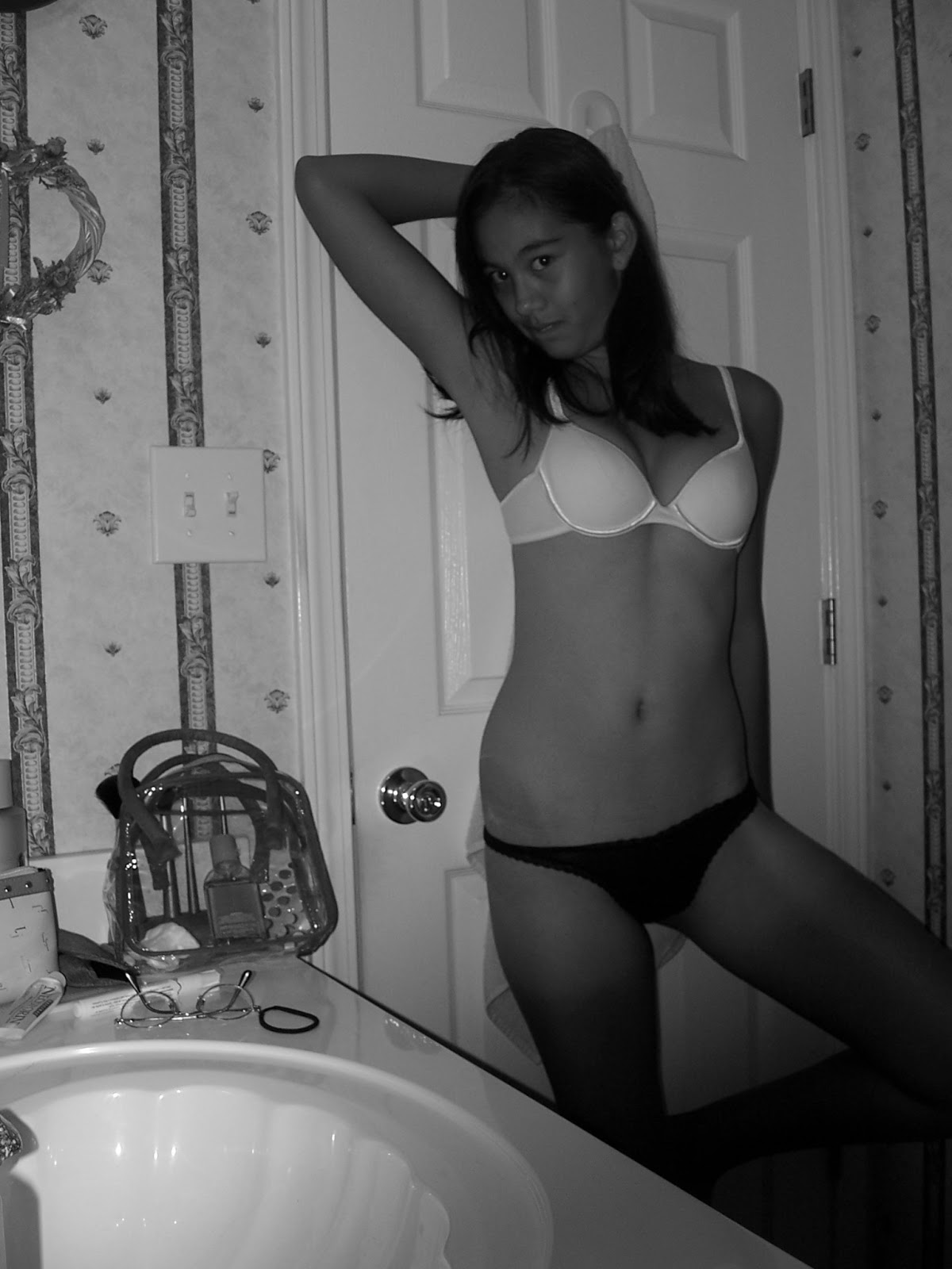 bella facial hair remover girl posing for boyfriend nude